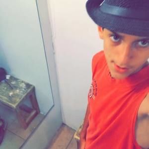 Meet your Posher, Tay